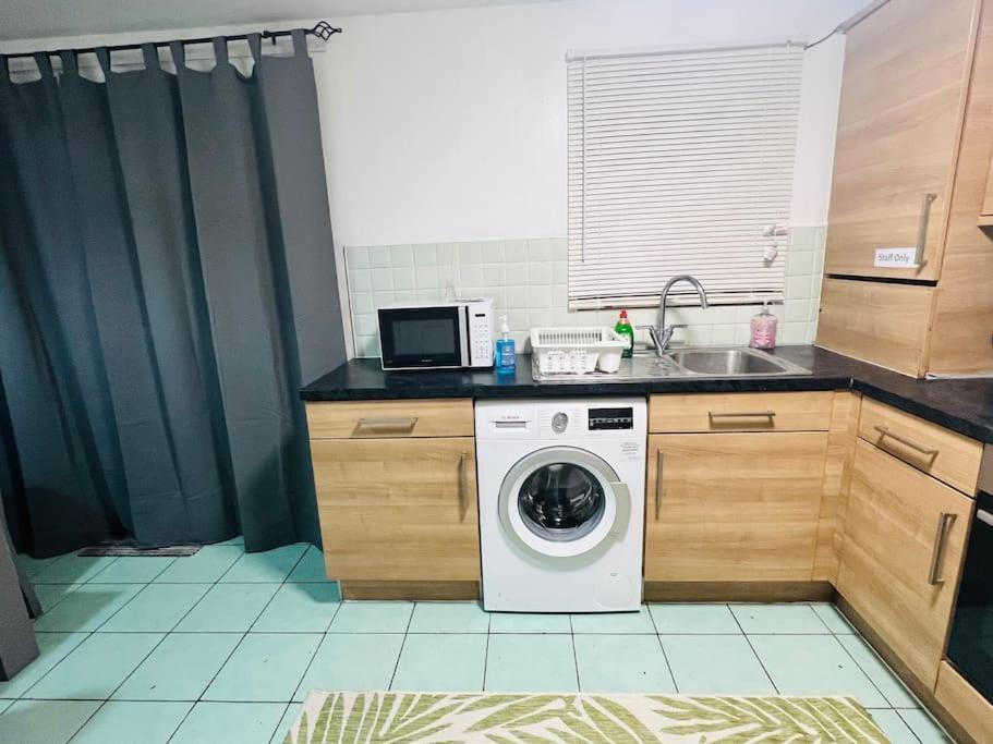 Modern Home With Free Parking,Near To City Center 利物浦 外观 照片