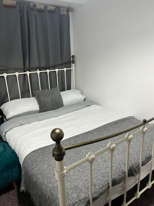 Modern Home With Free Parking,Near To City Center 利物浦 外观 照片